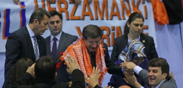 Davutoğlu: İzmir'e Başbakanlık ofisi açıyoruz