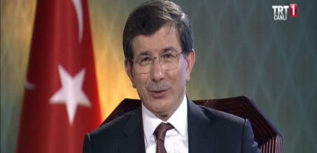 Davutoğlu: O zat resmen muhbirlik yapıyor