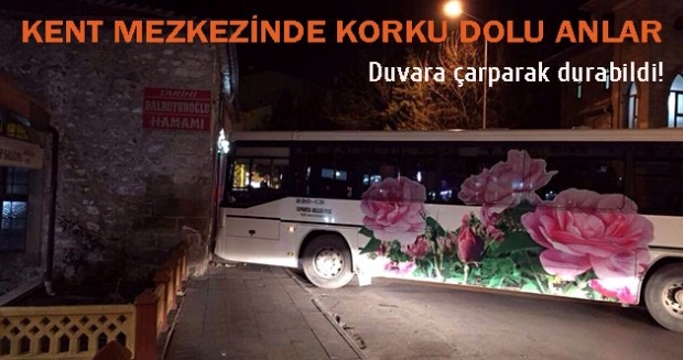 Isparta'daki Halk Otobüsü Hamama çarptı.