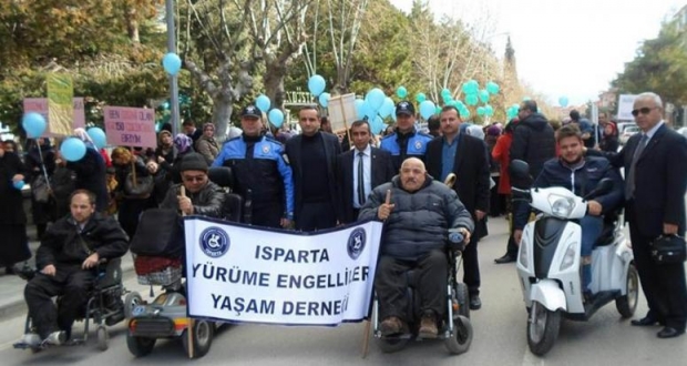 ISPARTA’DA OTİZMDE FARKINDALIK YÜRÜYÜŞÜ DÜZENLENDİ