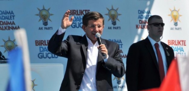 Davutoğlu, Erzincan'da konuşuyor