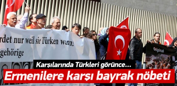 Ermenilere karşı bayrak nöbeti