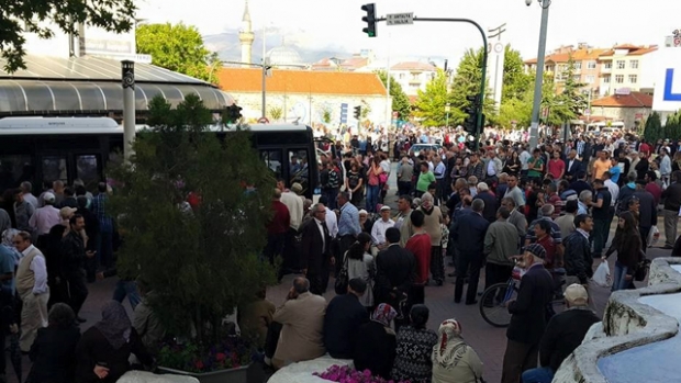 Ispartalılar Dokuzuncu Cumhurbaşkanı Süleyman Demirel'i bekliyor...