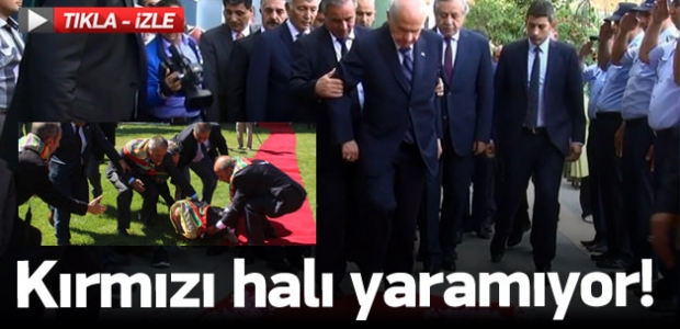 Demirel'in cenazesinde Bahçeli az daha düşüyordu