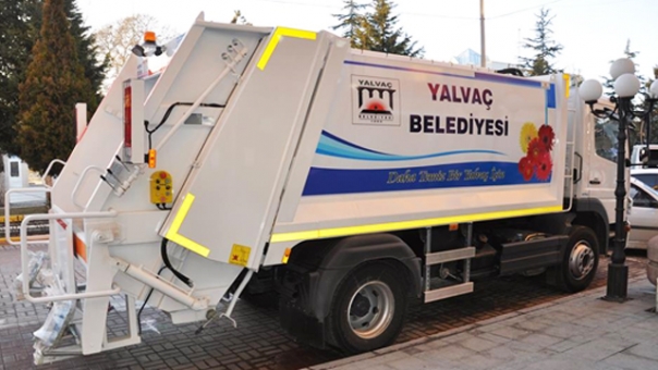 Yalvaç Belediyesi Yeni Çöp Taşıma Araçlarına Kavuştu