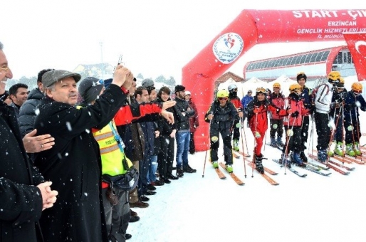 Ergan Uluslararası Dağ Kayağı Yarışları Yapıldı