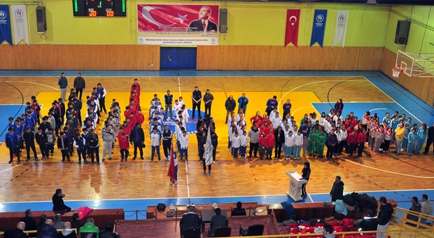 Isparta'da Basketbol Grup Müsabakaları Başladı