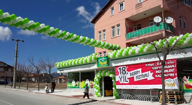 Iyaş 18. Yıl Geleneksel İndirim Festivali Başladı.