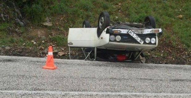 Eğirdir Karabağlar'da Araç Takla Attı