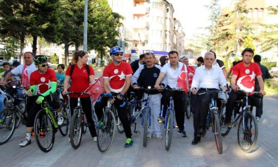 Isparta'da Sağlık İçin Bisiklete Bindiler