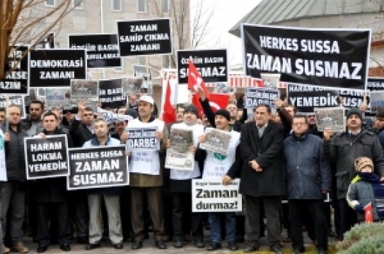 Isparta da Türk Bayraklı  14 Aralık  Protestosu