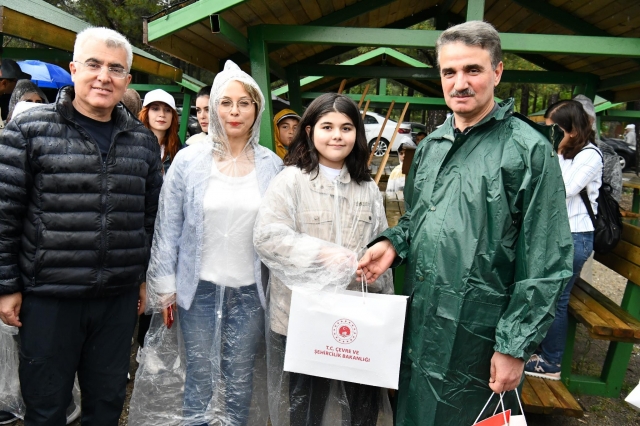 Gölcük Tabiat Parkı'nda Çevre Haftası Etkinlikleri Sona Erdi




