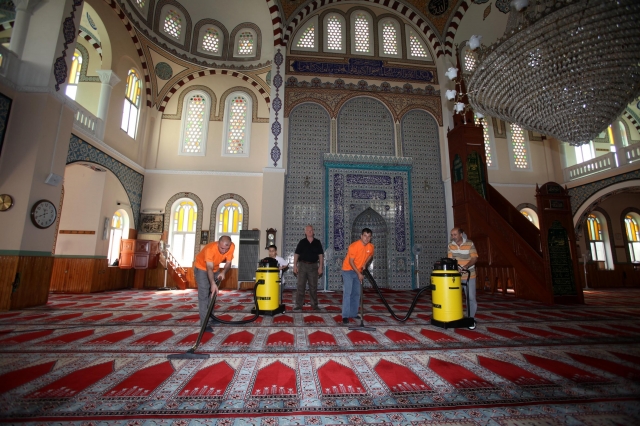 Aksu'da camilerde ramazan hazırlığı