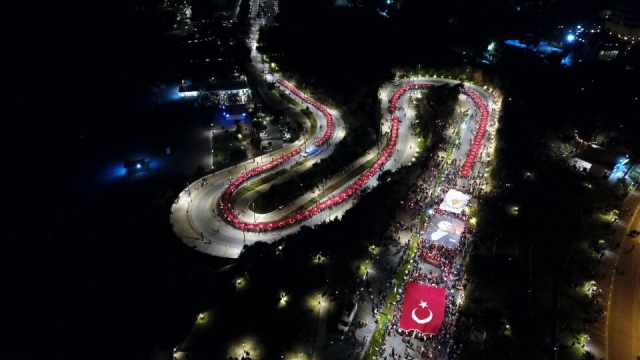 Antalya’da Cumhuriyet coşkusu meydanlara sığmadı 