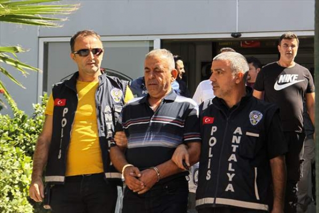 Antalya'da 92 yaşındaki kadının bileziğinin gasbedilmesi