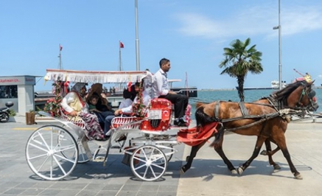 Antalya'da faytonlar kaldırılacak