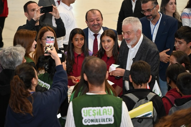 Başkan Başdeğirmen: "Teknolojinin Hızlı İlerleyişine Ayak Uydurmak Zorundayız"