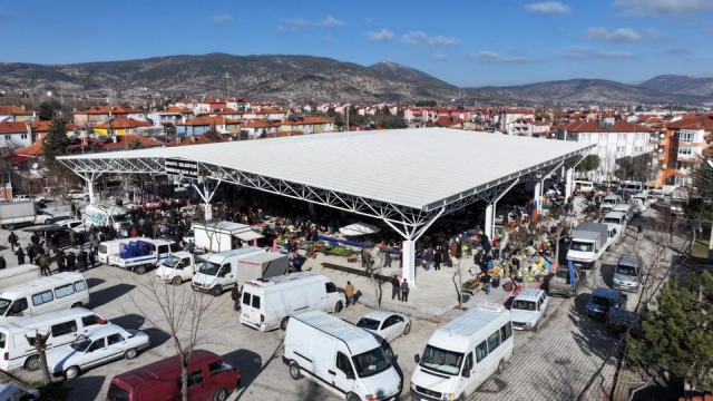 Binbirevler Mahallesi'ne Yeni Kapalı Pazaryeri Hizmete Açıldı