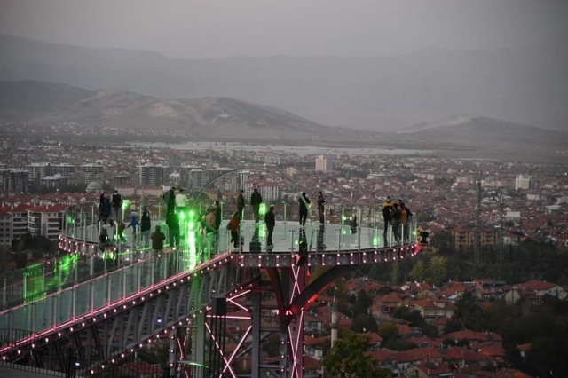 Cam Seyir Terası Rutin Bakım Nedeniyle Belirli Günlerde Kapalı