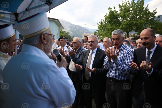 Derede kaybolan üniversiteli Kader Buse için tören