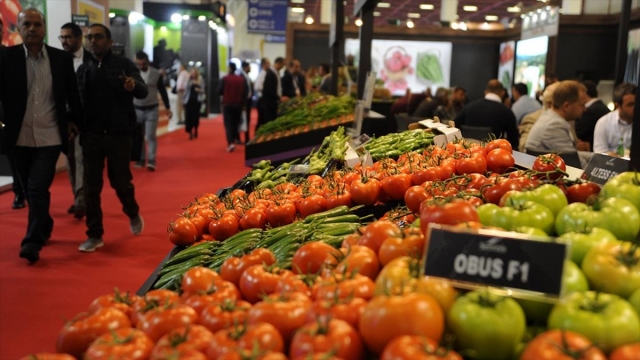 Dünyanın en büyük seracılık fuarı Antalya'da başladı