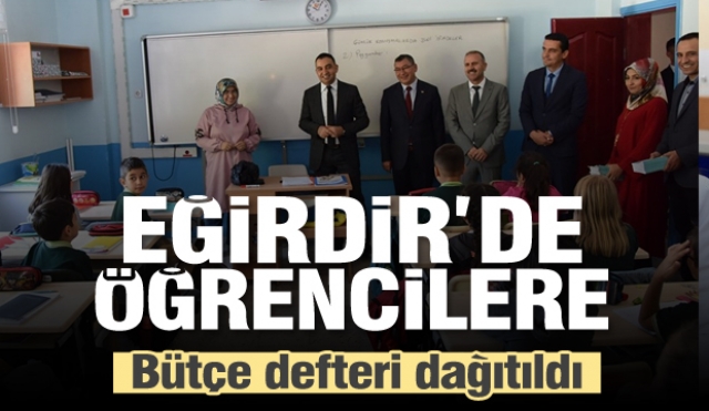 Eğirdir'de öğrenciler için bütçe defteri dağıtıldı