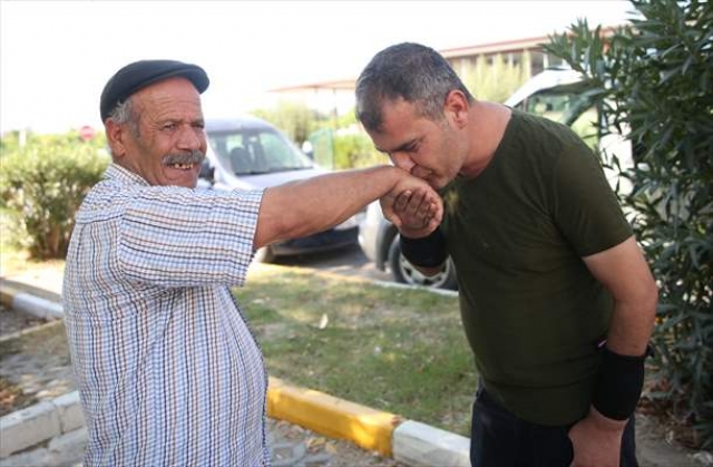 "Evlatlarının ellerini görmek onları mutlu ediyor"