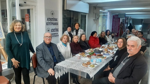 Isparta Atatürk Kütüphanesi üyeleri kahvaltıda buluştu