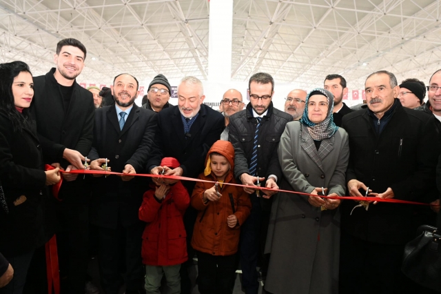 Isparta Belediye Başkanı Başdeğirmen, Davraz Mahallesi Kapalı Pazaryeri Açılışını Gerçekleştirdi