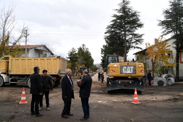  Isparta Belediyesi'nden Mehmet Tönge’de alt ve üstyapı çalışmaları   