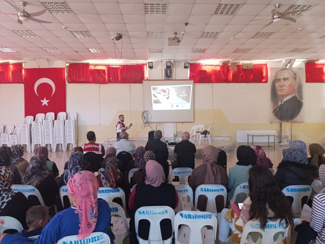 Isparta Jandarmasından Bilgilendirme Eğitimleri