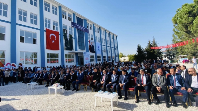 Isparta Uygulamalı Bilimler Üniversitesi'ne Yeni Eğitim Binası Teslim Edildi