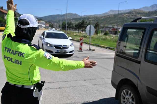 Isparta'da Bayram Tatili Süresince Trafik Tedbirleri En Üst Düzeyde Uygulanıyor