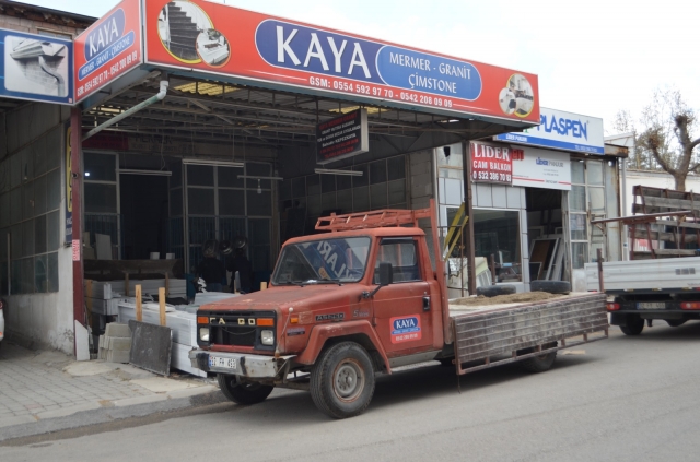 Isparta'da Granit ve Mermer Mezarlık Yapımı İçin Kaya Mermer