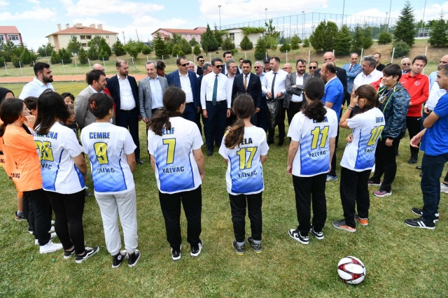 Isparta'da Köy Yaşam Merkezi ve Spor Kulübüne Destek