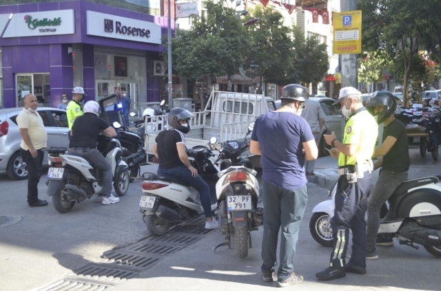 Isparta'da Trafik Kurallarını İhlal Eden Motosikletlere Cezai İşlem