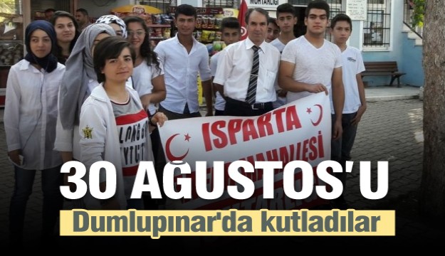 Ispartalı 16 genç 30 Ağustos’u Dumlupınar'da kutladı 