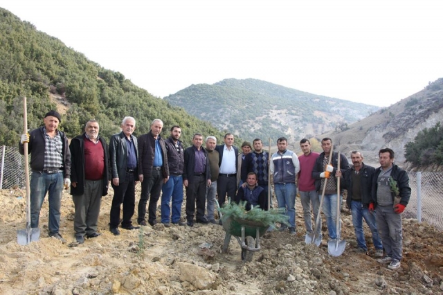 Isparta'nın Sarıidris Kasabasında ağaçlandırma çalışması