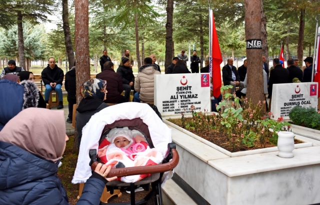 Kahraman Şehidimiz Kabri Başında Anıldı