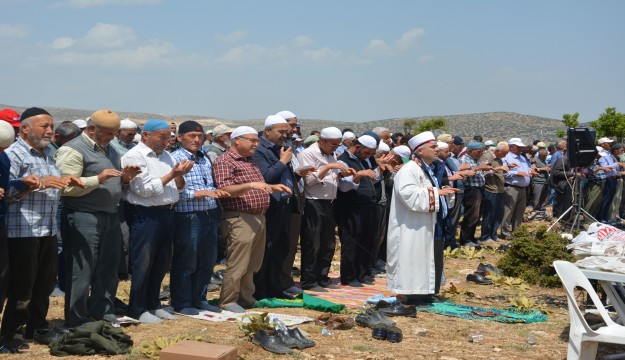 Korkuteli ilçesinde çiftçi yağmur duasına çıktı. 