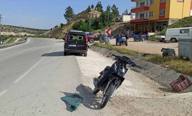 Mersin'de otomobil ile motosiklet çarpıştı: 2 yaralı