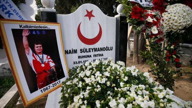 Naim Süleymanoğlu vefatının ikinci yıl dönümünde anıldı