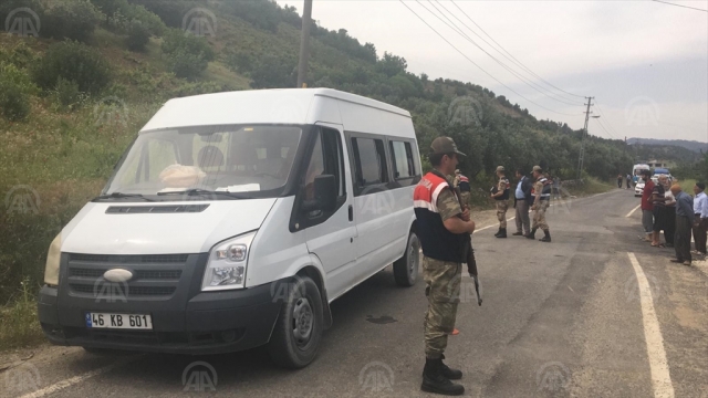 Öğrenci servisinin tekeri patladı: 1 ölü, 1 yaralı