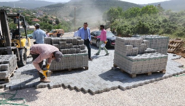 Sezgin: “8 ayda 80 bin metre kare parke döşedik”