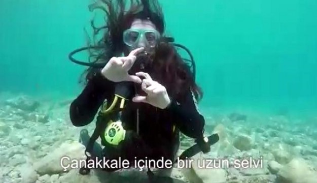 Sualtında İşaret Diliyle Çanakkale Türküsü'nü Seslendirdiler