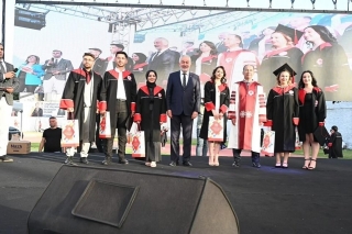 SDÜ 2023-2024 Mezuniyet Töreni Atatürk Şehir Stadyumu'nda Gerçekleşti