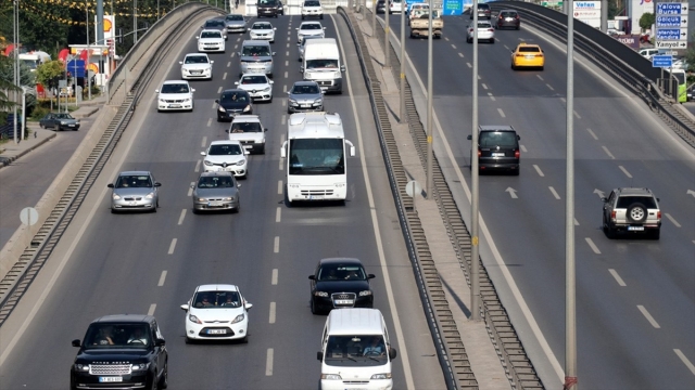 Trafiğe 9 ayda 472 bin 400 aracın kaydı yapıldı