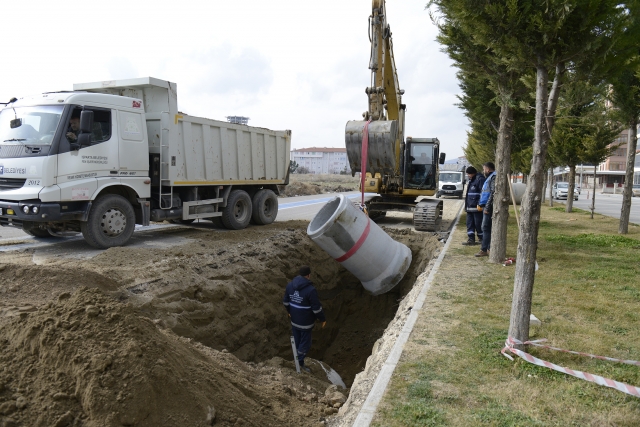 ​Yeni Otogarın yağmur suyu ve kanalizasyon hatları döşeniyor