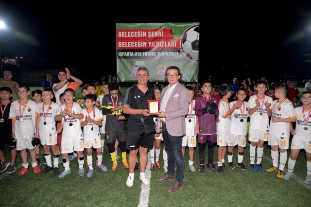 Zirve Spor U12 Turnuvasının Şampiyonu